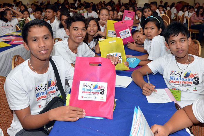 Humming it up. Hundreds of children from Davao City and some parts of Mindanao gather for the 3rd Mindanao Children's Festival at the Grand Men Seng Hotel, Davao City. This year's theme is 