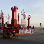 Supporters of slain Datu Saudi Ampatuan Mayor SamsudinDimaukom posted these tarpulins on the rotonda in front of the town hall along Cotabato-Isulan Highway as they demand justice for the late mayor. (Keith Bacongco)