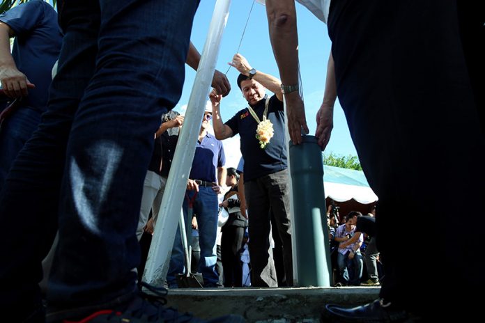 GROUNDBREAKING. President Duterte leads the groundbreaking ceremony of the Pulanai 10.6MW Hydroelectric Power plant in Barangay Lumbayao, Valencia City, Bukidnon on Friday. ROBINSON NIÑAL/Presidential Photo