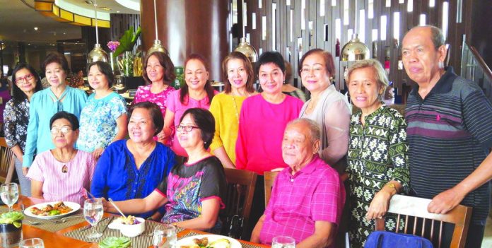 ALSONS SENIORS. Former employees of ALSONS (Conrado Alcantara & Sons) who have reached their 60 summers and beyond held a reunion over lunch with their former boss, Ms Rosvida Alcantara-Dominguez (sixth from left), at Café Marco of the Marco Polo Hotel Davao last Saturday. Seated from left: Rosita Varquez, Flor P. Dondoy, Helen Lisondra-Tousson and Cesar Diong. Standing from left: Delia “Baby” Rivero-Ancog, Myrna Untal, Luz Louh, Mayen Alivon, Cora Lagunay, Ms Dominguez, Anita Palermo-Lisondra, Flor Cabrera-May, Alma Guiang, and Jorlito S. Ablas. Some members of the group, calling themselves ALSONS SENIORS, are vacationing in Davao City from various parts of the world. Photo by Antonio M. Ajero