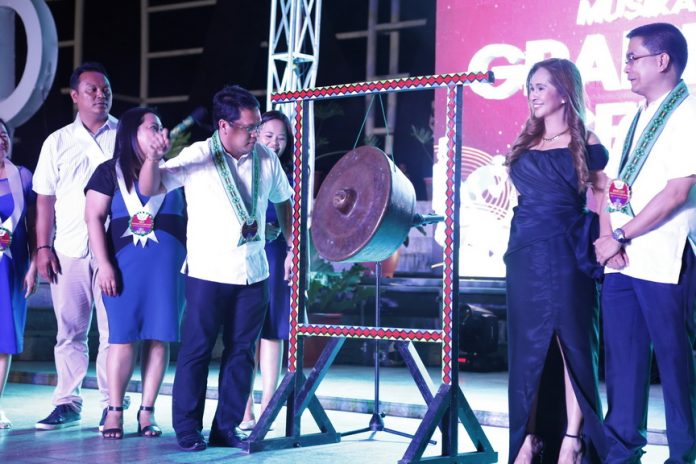 MUSIKAHAN. Mayor Allan Rellon hits the gong signifying the formal opening of this year’s Musikahan Festival. The musical revelry is part of the 5-in-1 Celebration of Tagum City that will run until March 07, 2017. (Leo Timogan/CIO Tagum)