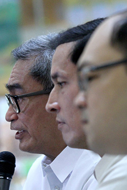 PRIMING UP FOR THE BIG ONE. Davao City Chamber of Commerce and Industry, Inc. (DCCCII) Trustee and Davao Investment Conference 2017 chairman Arturo Milan, together with DCCCII president Captain Ronald go (center) and program committee chairperson John Carlo Tria (right), give the overview of the upcoming Davao ICON 2017 fourth edition slated on July 20 to 22 at SMX Convention Center in Lanang, Davao City. Milan promised during yesterday’s Kapehan sa Dabaw at the Annex of SM City Davao this year’s Davao ICON will be much bigger than the past conferences in scope and number of participants. LEAN DAVAL JR.