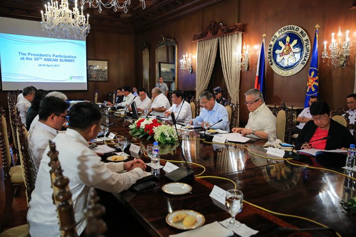 President Rodrigo Roa Duterte presides over the final briefing on the 30th Association of Southeast Asian Nations (ASEAN) Summit at the State Dining Room of Malacañan Palace on April 26, 2017. ALBERT ALCAIN/PRESIDENTIAL PHOTO