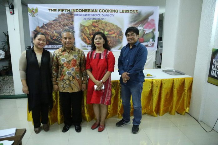 ConGen Berlian and Madame Elisabeth with Vice Mayor Shirlyn and Vice Mayor Amit Orig