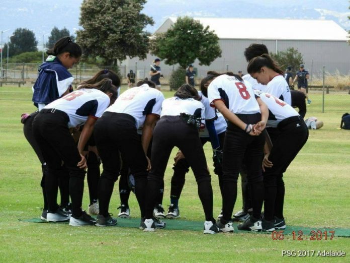 HUDDLE. The Philipines girls squad in a huddle before the game against ACT.