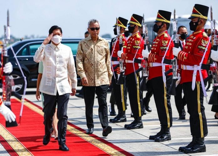 President Ferdinand R. Marcos Jr. concludes his state visit to Indonesia and is now in Singapore to meet with President Halimah Yacob, Prime Minister Lee Hsien Loong, and the Filipino community living in the country. The President will bring home around USD8.48 billion (PHP466.6 billion) worth of business deals from his three-day visit to Indonesia. Office of the President