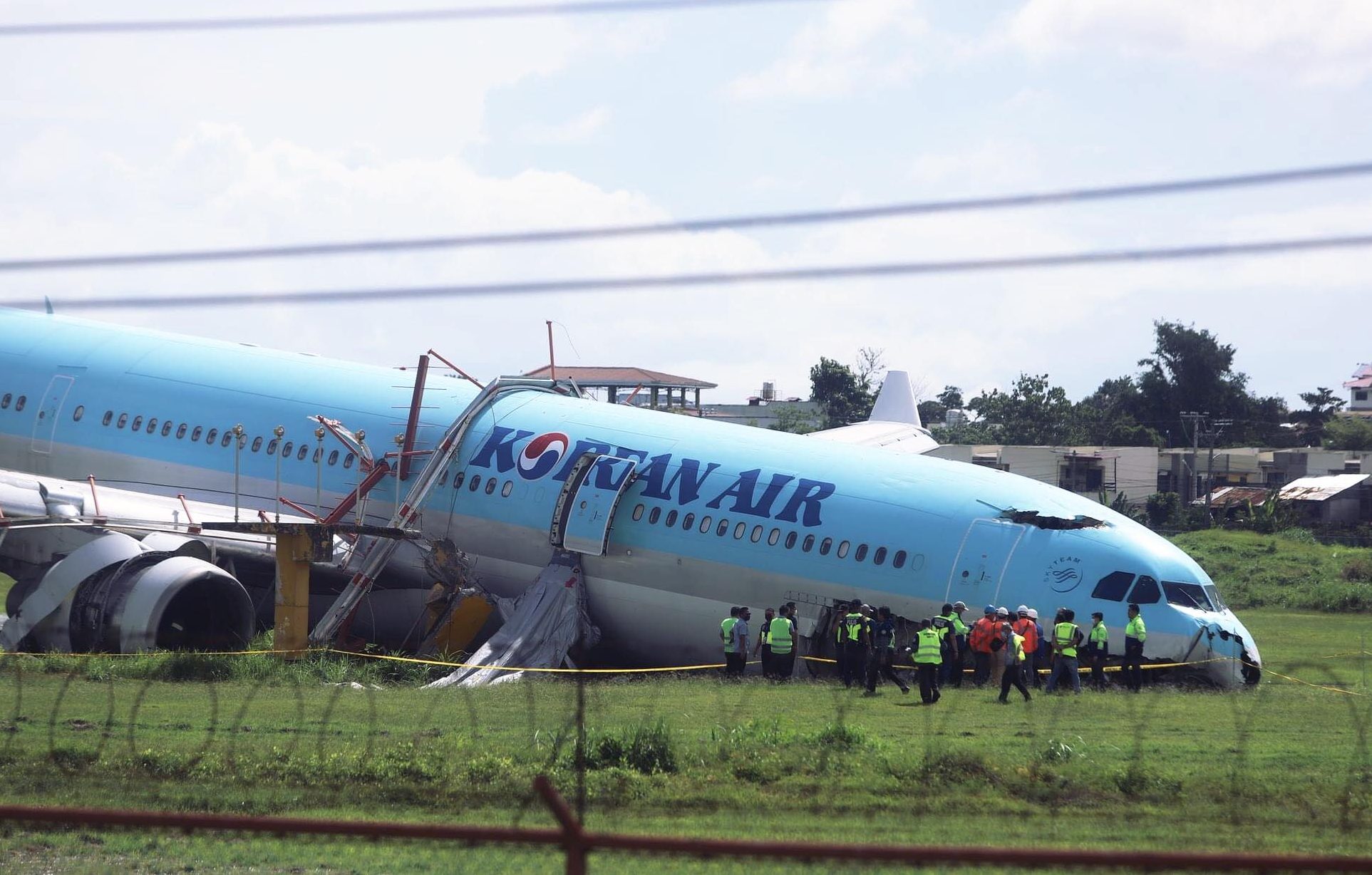 All passengers safe as Korean Air aircraft overruns Cebu runway | Edge ...