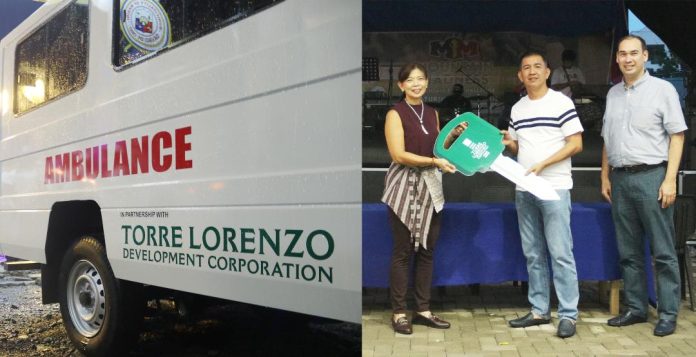 Torre Lorenzo’s Chief Operations Officer Cathy Casares-Ko (leftmost), together with Bobby Horrigan (rightmost), TLDC’s Hospitality Consultant, turned over the brand new and equipped ambulance to Mabini Mayor Emerson Luego (middle).