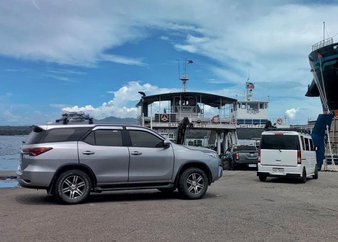 Visitors from Davao City and nearby provinces that will spend their Holy Week in the Island Garden City of Samal (IGaCoS) start to pile up at Sasa Ferry Wharf in Km. 11 Barangay Sasa, Davao City on Wednesday. Thousands of local tourists are expected to arrive in Samal Island to take advantage of the long weekend. LEAN DAVAL JR.