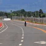 A biker traverses along the Davao City Coastal Road in Times Beach, Ecoland, Davao City on Tuesday. The Department of Public Works and Highways 11 (DPWH 11) has announced that the first segment of the Davao City Coastal Road from Bago Aplaya to Tulip Drive section will be opened by end of May this year. LEAN DAVAL JR.