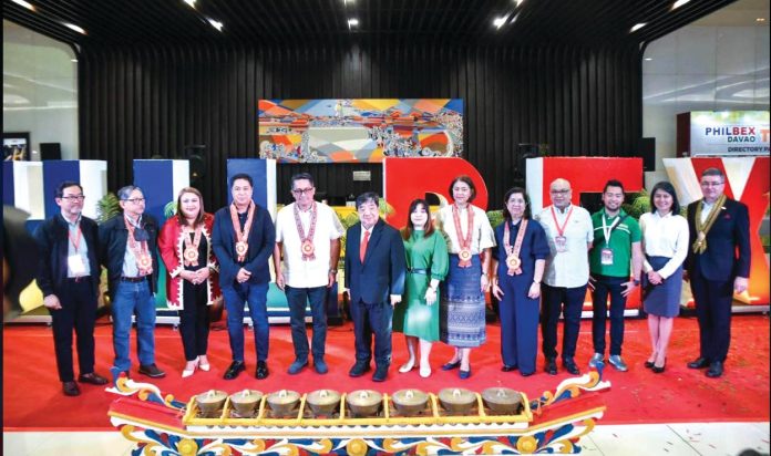 (From L to R) ENGR. VERGEL DYOCO, Marketing Manager, Pacific Boysen Paint; Dir. Abel James I. Monteagudo, Office of Regional Executive Director, Department of Agriculture; Ms. JENNIFER ROMERO, OIC City Tourism Operations Office; Vice Mayor Atty. J. Melcohor B. Quitain, City Government of Davao; Hon. Secretary Leo Tereso Abellera Magno, Presidential Assistant Eastern Mindanao; WSI Mr. Joseph L. Ang, WSI Founding Chairman; WSI Michelle Paula Ang-Yu, WSI Finance Director; Hon. Tanya Rabat- Tan, Regional Director, Department of Tourism- Region XI ; Hon. Juby B. Cordon, Regional Director , Department of Public Works and Highways- Region XI; Mr. Samuel Ang, Marketing Manager, Pacific Boysen Paint Davao; Mr. Jayson Perez, Wilcon Depot, Sales Manager, Tagum Branch; Ms. Daphne Jezelle Alosado, Senior Branch Manager, SMX Convention Center Davao; Mr. Sven Georges Toune, General Manager, PARK INN By Radisson Davao