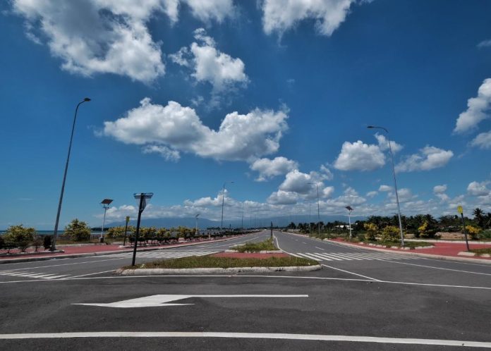 The opening of the first segment of the Davao City Coastal Bypass Road relies on the availability of former president Rodrigo Duterte, President Ferdinand Marcos Jr, and Mayor Sebastian “Baste” Duterte, according to a Davao City official. LEAN DAVAL JR.