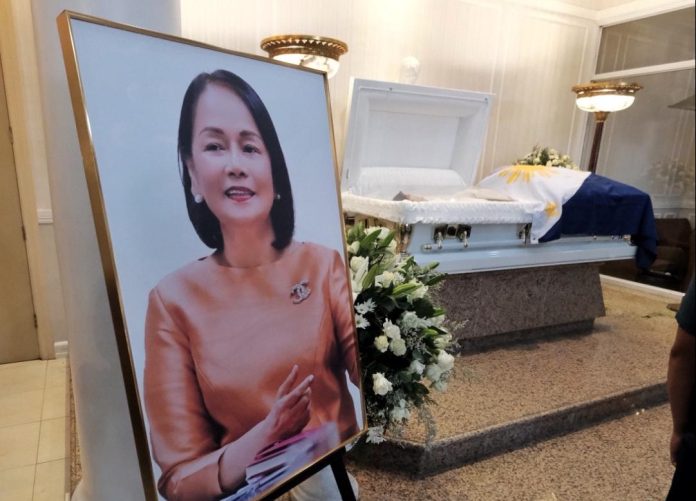 he late Davao Oriental Governor Cora Malanyaon’s remains lie in state at Pieta Room of the Cosmopolitan Funeral Parlor. Malanyaon passed away on Wednesday at the age of 73. LEAN DAVAL JR