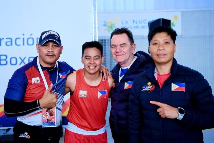 Davao del Sur pride Nesthy Petectio with his coaching team. Courtesy Nesthy Petecio FB