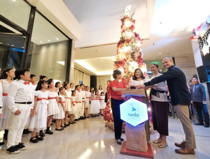 Seda Abreeza Hotel welcomes the merriest season of the year with a Christmas tree lighting on Monday evening. This year, Seda Abreeza Hotel marks its seventh consecutive year of partnership with Smile Train, the world’s largest cleft-focused organization, for the charity program 